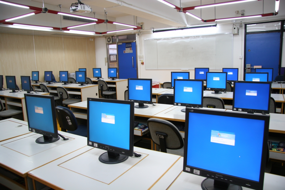 OK Computer Room in Tai Fung Building (2006)